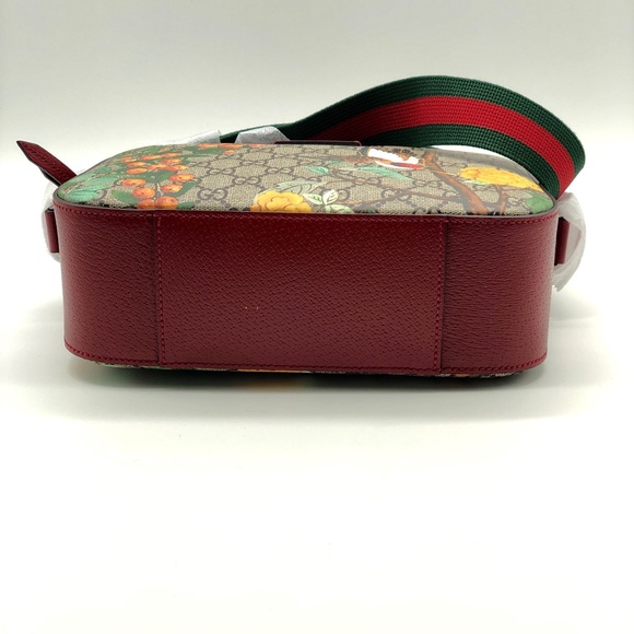 βSOLDβGucci Tian Supreme Medium Camera Crossbody - Picture 5 of 8